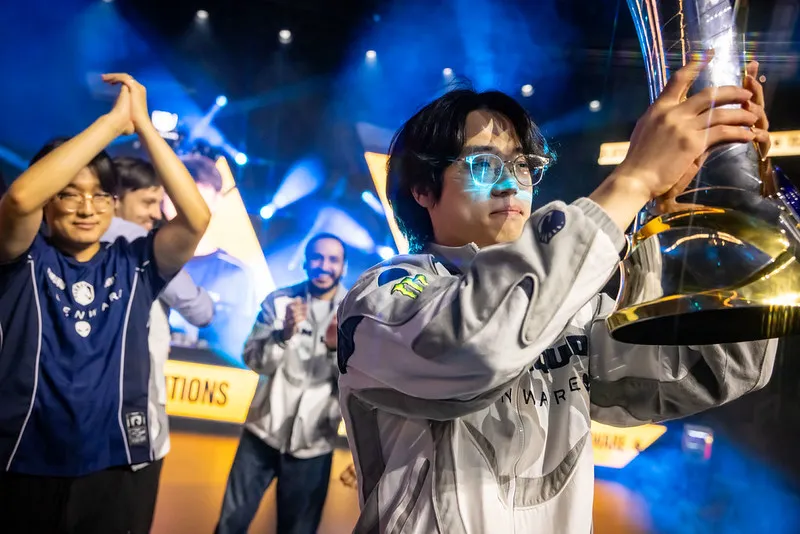 Quid levanta el trofeo de la LCS de verano